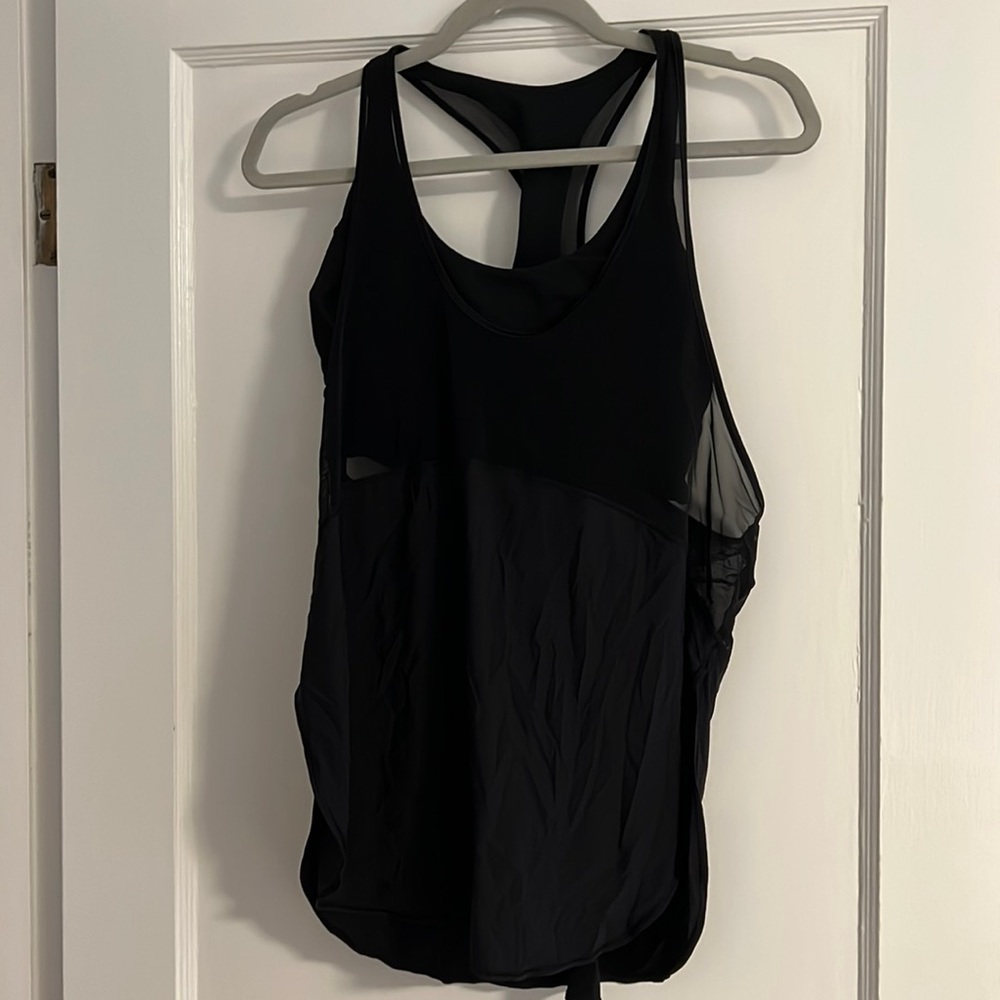 Lululemon top with built in bra size 8
